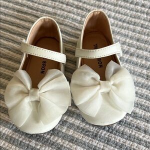 Girls Ivory Bow Mary Jane Dress Shoes with Hook-and-Loop Strap